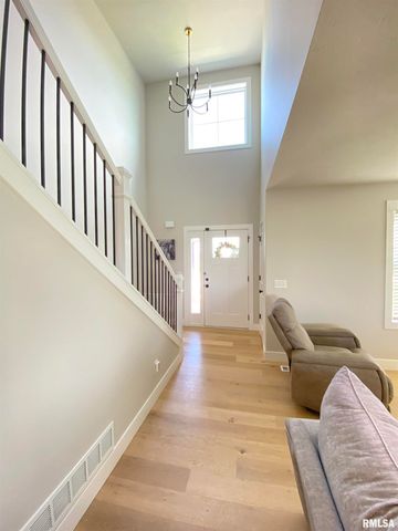 1731 Spartan Drive, Chatham, IL 62629