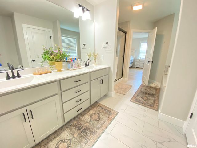 1731 Spartan Drive, Chatham, IL 62629