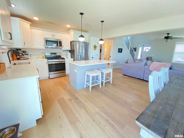1731 Spartan Drive, Chatham, IL 62629