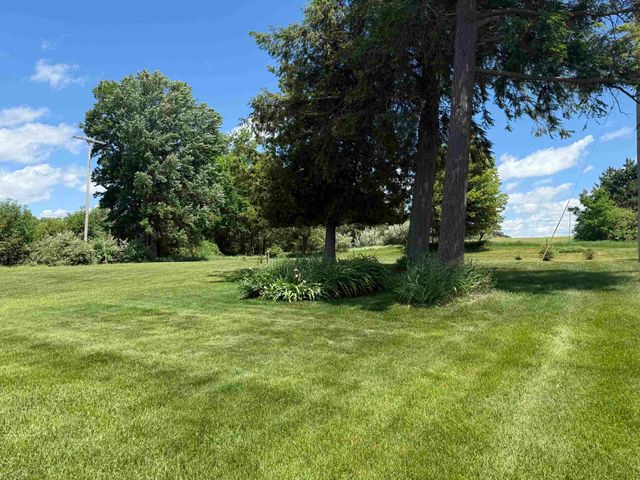 1849 E Pratt Lake Road, Gladwin, MI 48624
