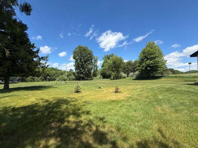 1849 E Pratt Lake Road, Gladwin, MI 48624