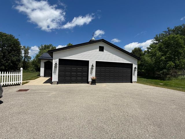 1849 E Pratt Lake Road, Gladwin, MI 48624
