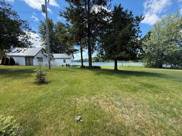 1849 E Pratt Lake Road, Gladwin, MI 48624