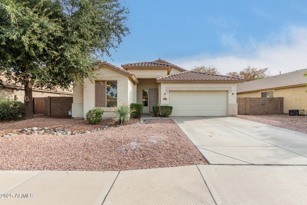 4795 E BELLERIVE Drive, Chandler, AZ 85249