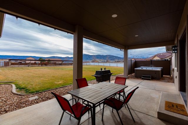 1338 Lutes Crossing Drive, Loma, CO 81524