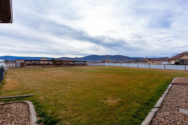 1338 Lutes Crossing Drive, Loma, CO 81524