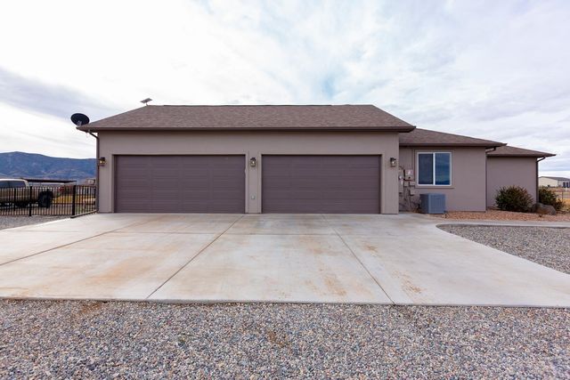 1338 Lutes Crossing Drive, Loma, CO 81524