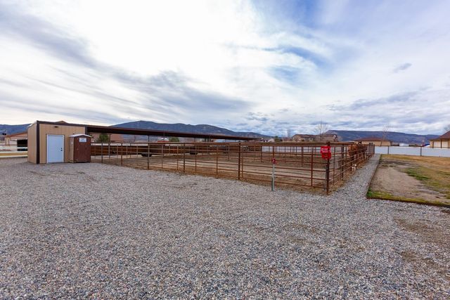 1338 Lutes Crossing Drive, Loma, CO 81524