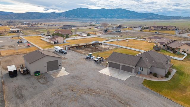 1338 Lutes Crossing Drive, Loma, CO 81524