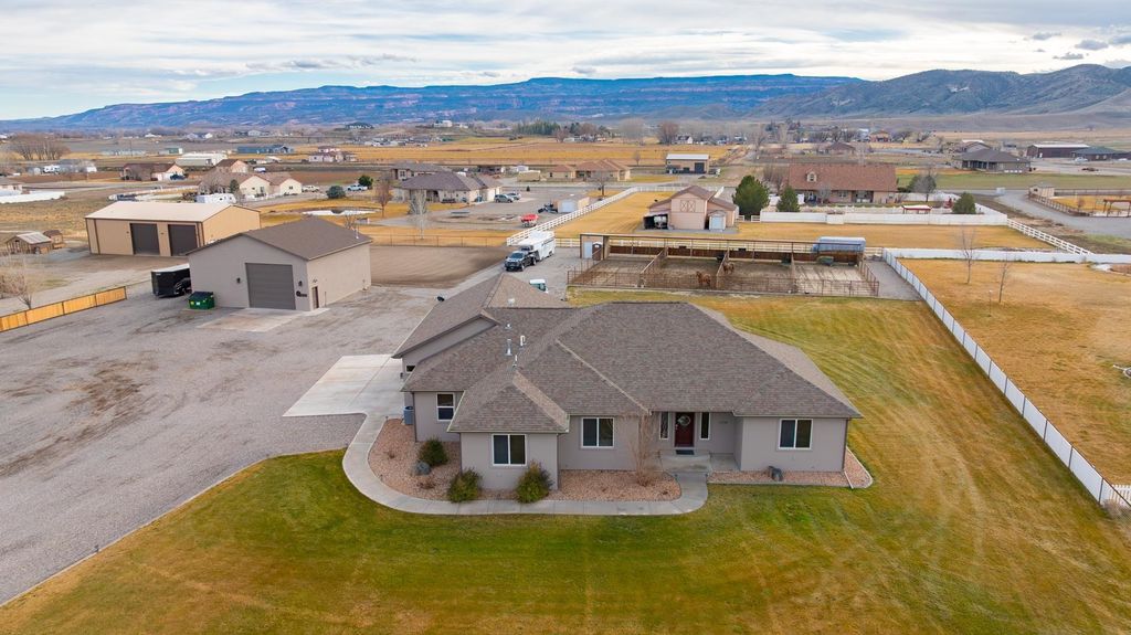 1338 Lutes Crossing Drive, Loma, CO 81524
