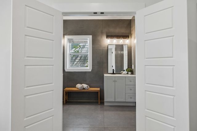 530 Veritas St, Nashville, TN 37211