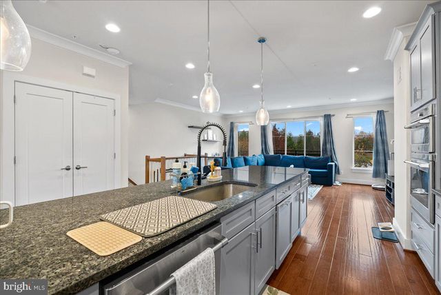 4902 TRAIL VISTA LN, Chantilly, VA 20151