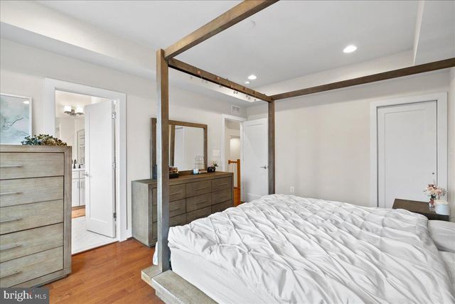 4902 TRAIL VISTA LN, Chantilly, VA 20151