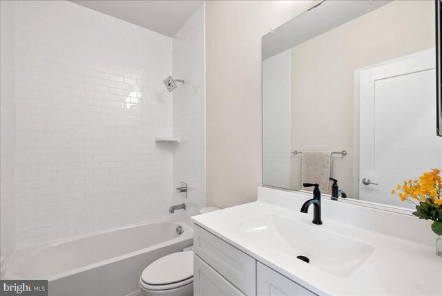 4902 TRAIL VISTA LN, Chantilly, VA 20151