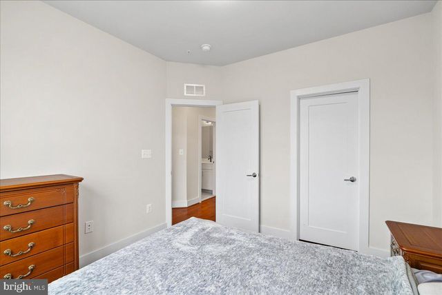 4902 TRAIL VISTA LN, Chantilly, VA 20151