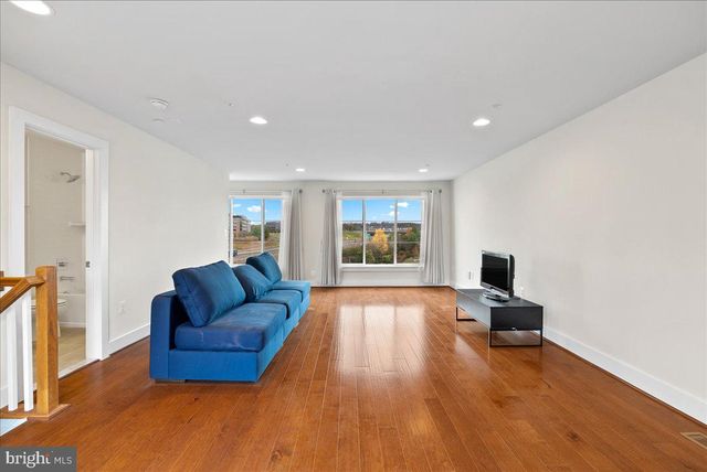 4902 TRAIL VISTA LN, Chantilly, VA 20151