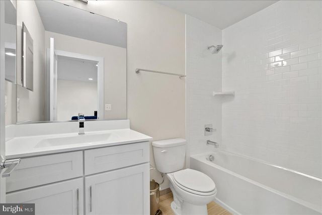 4902 TRAIL VISTA LN, Chantilly, VA 20151