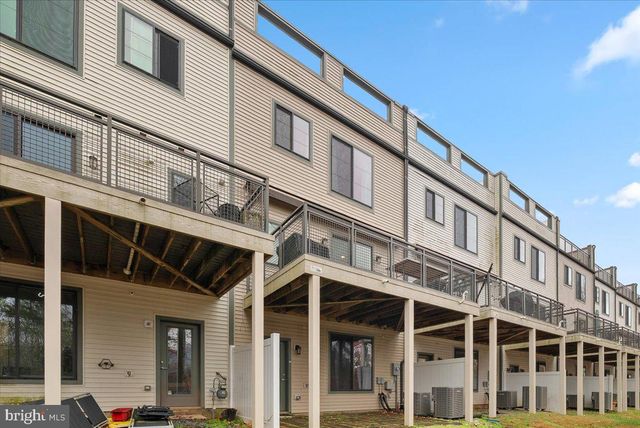 4902 TRAIL VISTA LN, Chantilly, VA 20151