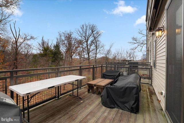 4902 TRAIL VISTA LN, Chantilly, VA 20151