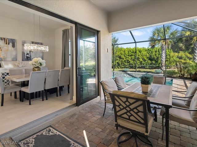 2750 Aviamar CIR, Naples, FL 34114