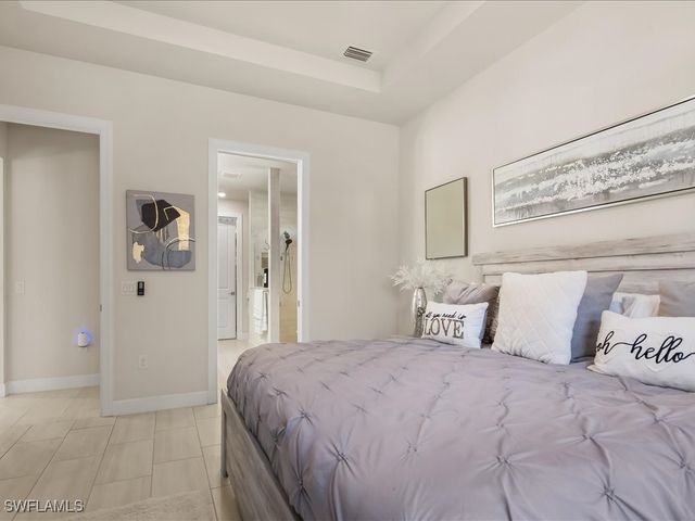 2750 Aviamar CIR, Naples, FL 34114