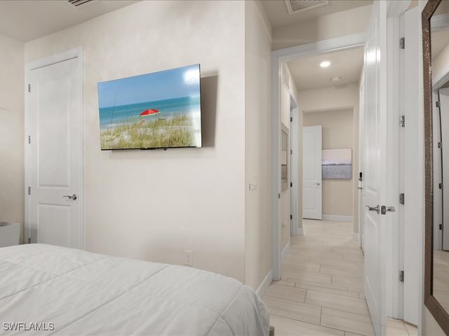 2750 Aviamar CIR, Naples, FL 34114