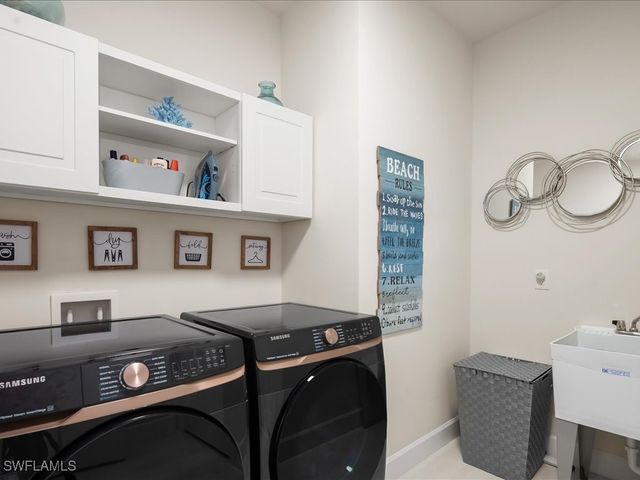 2750 Aviamar CIR, Naples, FL 34114