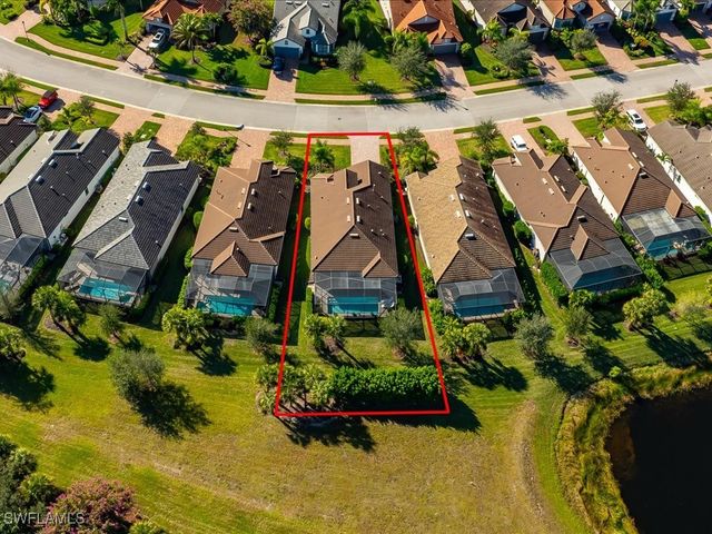 2750 Aviamar CIR, Naples, FL 34114