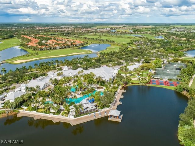 2750 Aviamar CIR, Naples, FL 34114