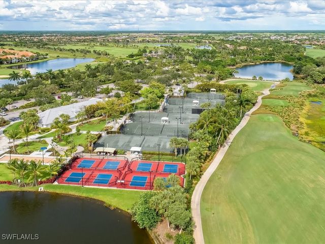 2750 Aviamar CIR, Naples, FL 34114