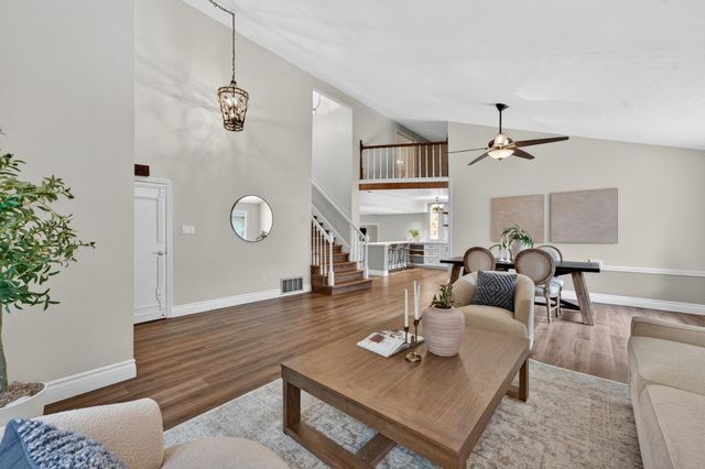 5010 Havelok St, Fair Oaks, CA 95628