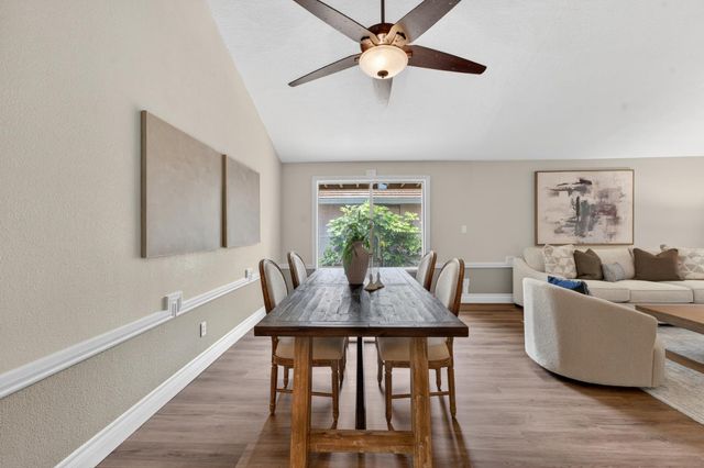 5010 Havelok St, Fair Oaks, CA 95628
