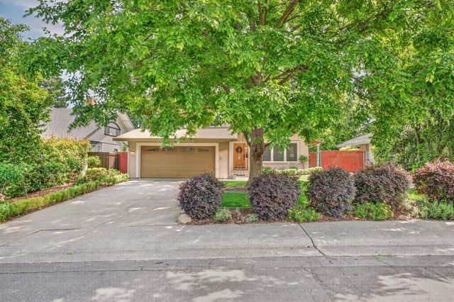 5010 Havelok St, Fair Oaks, CA 95628