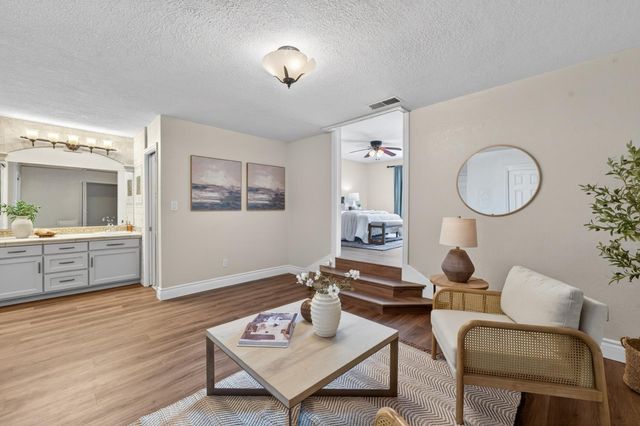 5010 Havelok St, Fair Oaks, CA 95628