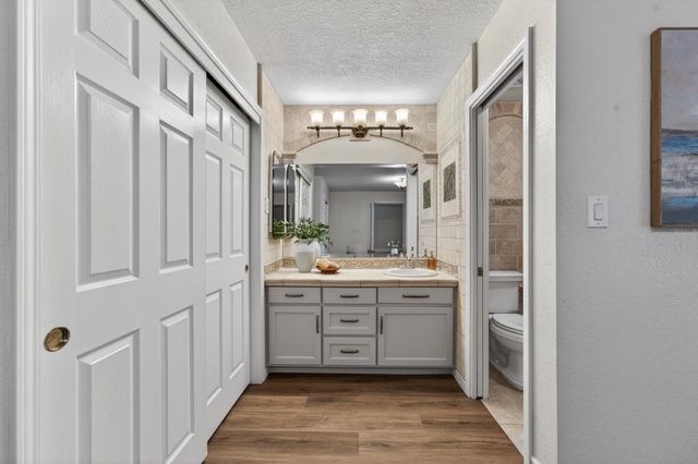 5010 Havelok St, Fair Oaks, CA 95628