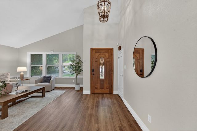 5010 Havelok St, Fair Oaks, CA 95628