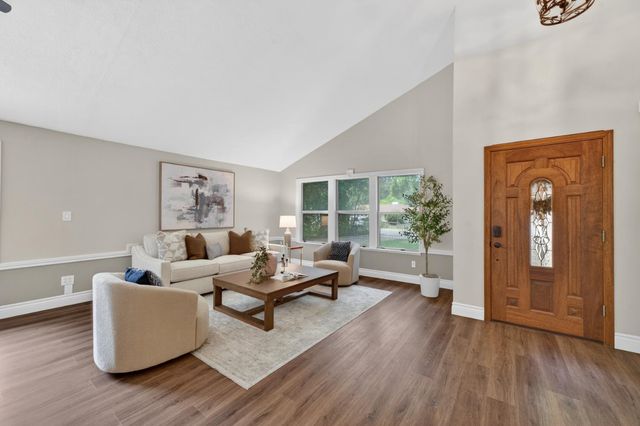 5010 Havelok St, Fair Oaks, CA 95628