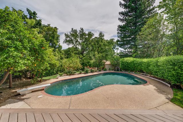 5010 Havelok St, Fair Oaks, CA 95628