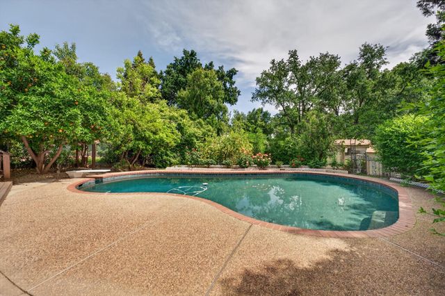 5010 Havelok St, Fair Oaks, CA 95628