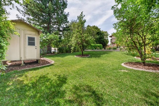 5010 Havelok St, Fair Oaks, CA 95628