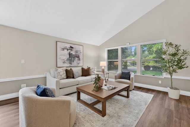 5010 Havelok St, Fair Oaks, CA 95628