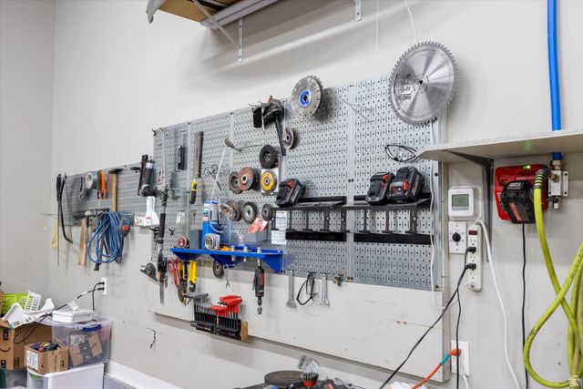 851 E CENTER ST, Pleasant Grove, UT 84062