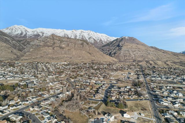 851 E CENTER ST, Pleasant Grove, UT 84062