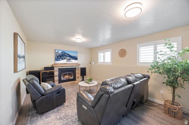 851 E CENTER ST, Pleasant Grove, UT 84062