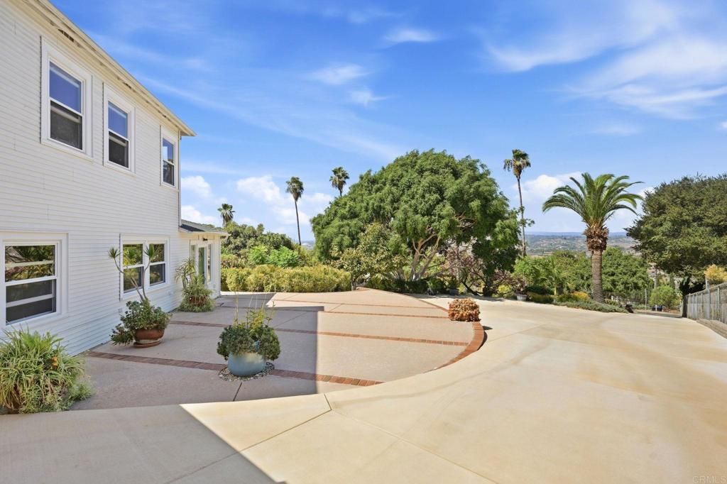 2900 Harris Drive, Vista, CA 92084 — photo 3