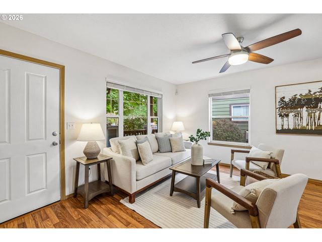 5026 N CECELIA St, Portland, OR 97203