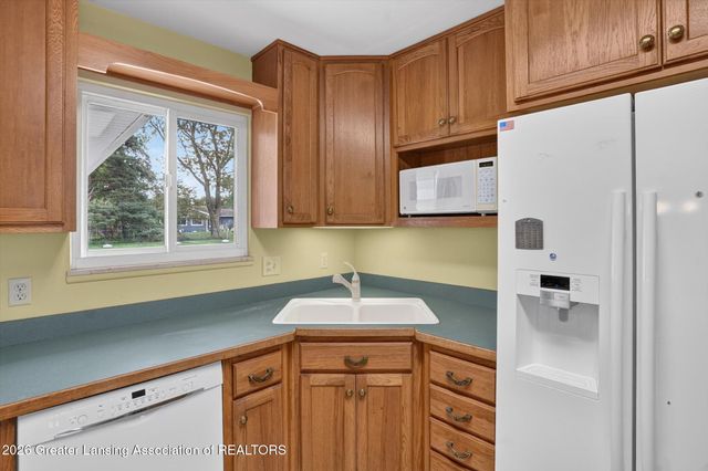 11134 Stoney Brook Drive, Grand Ledge, MI 48837