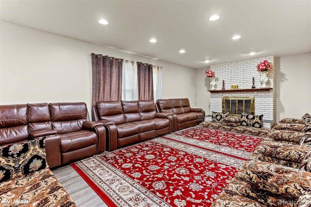 25633 Branchaster Road, Farmington, MI 48336