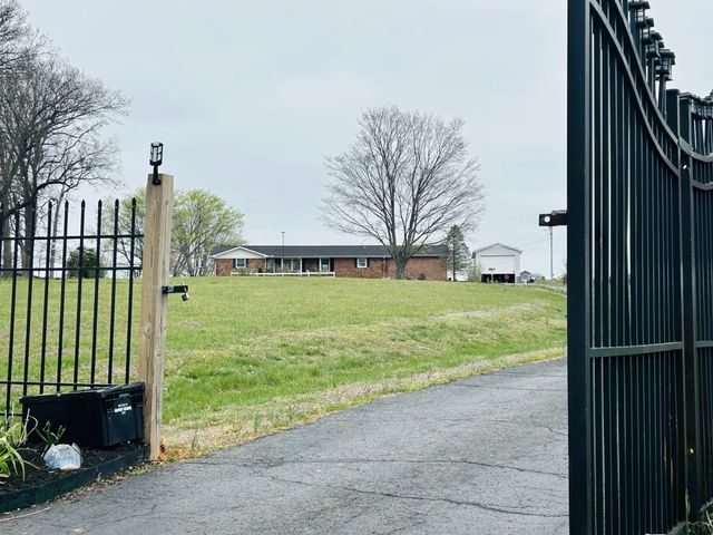 5843 Highway 41, N, Cedar Hill, TN 37032
