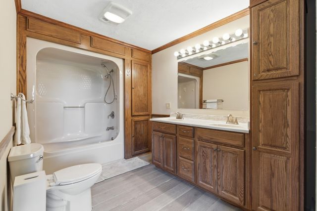5843 Highway 41, N, Cedar Hill, TN 37032